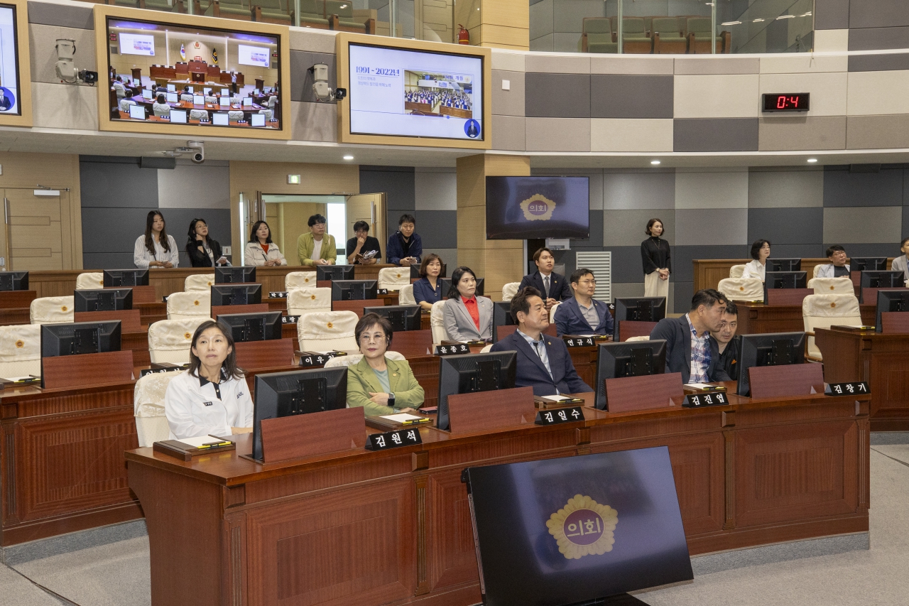 서울시의회 의회운영위원회 방문 이미지(13)