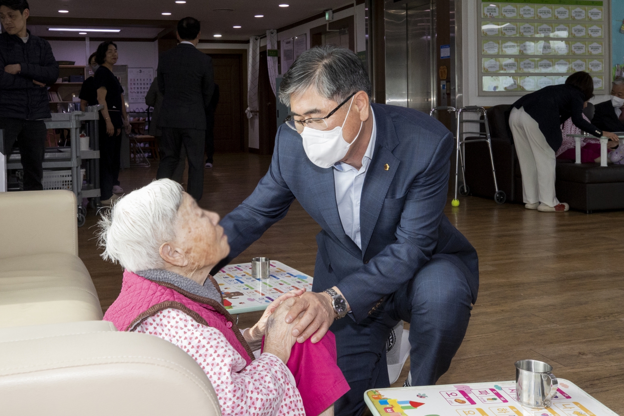 행정보건복지위원회 현지확인(경상북도 노인전문간호센터, 경북도립노인전문병원) 이미지(52)