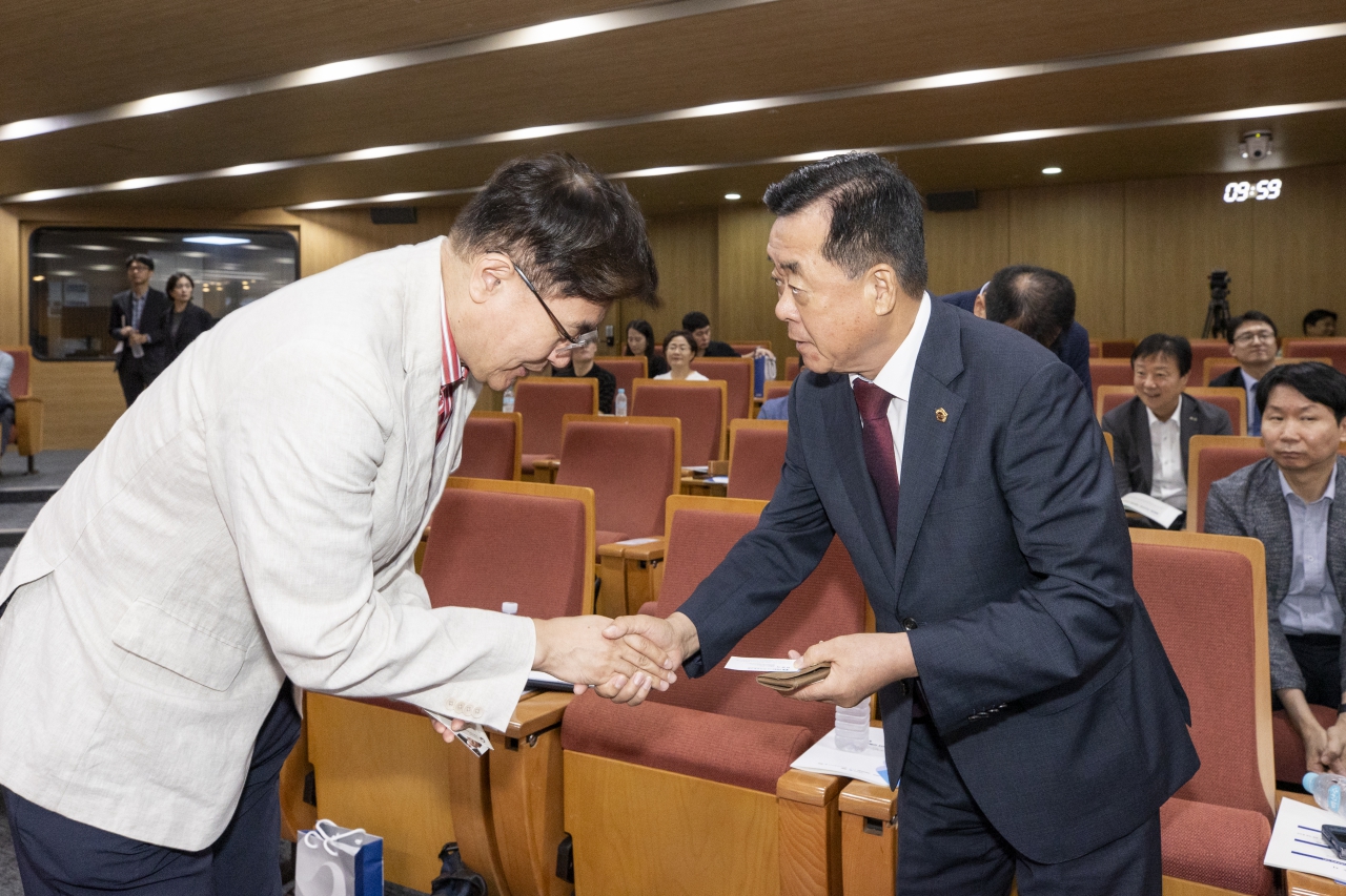 Post-APEC 시대, 관광산업기반 경북의 지속가능 발전 전략 세미나 이미지(4)