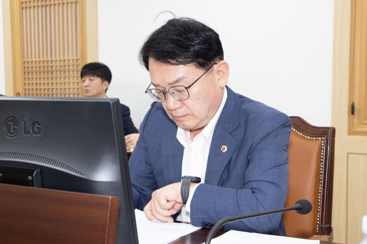 제366회 제1차 정례회 건설소방위원회 이미지(15) 제366회 제1차 정례회 건설소방위원회 이미지(15)