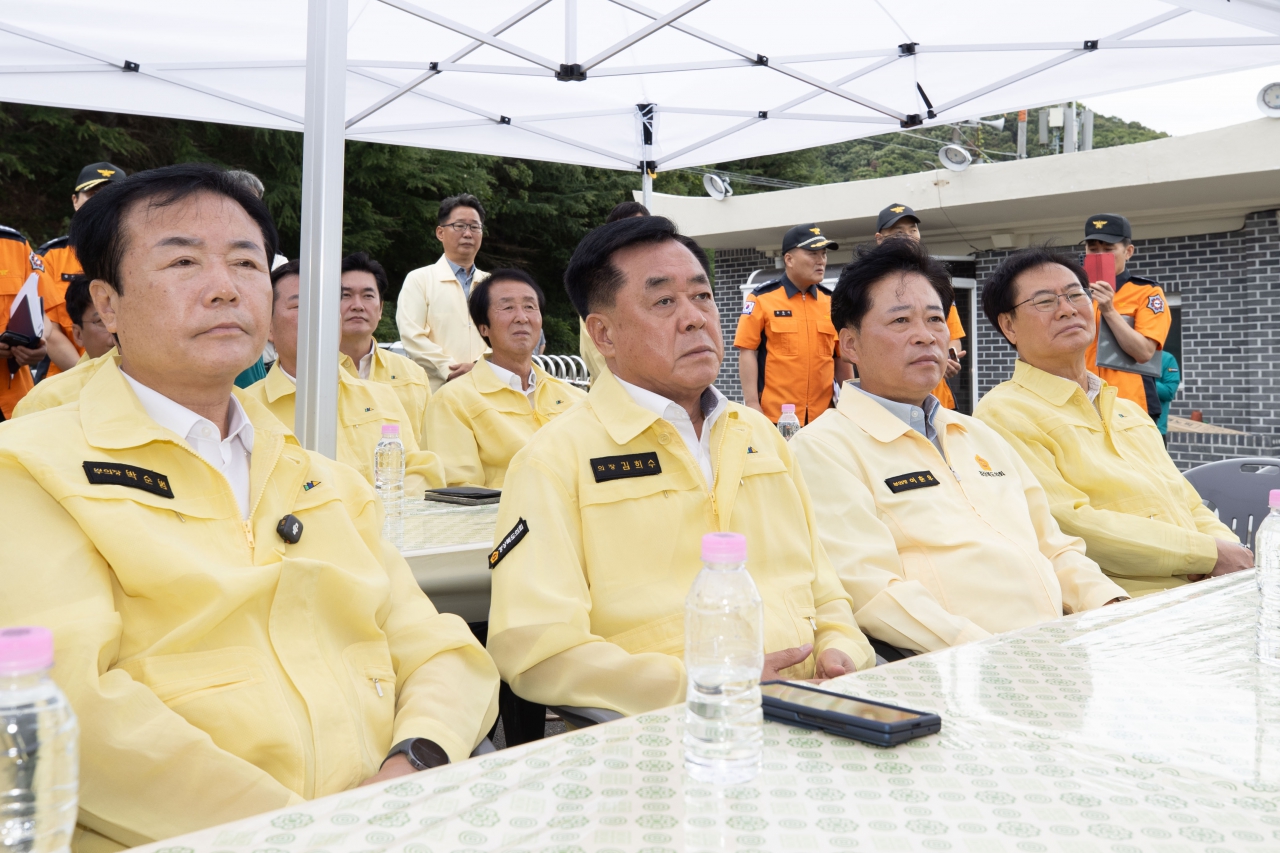 폭염 가뭄 피해지역 현지확인 경주 덕동댐 이미지(3)