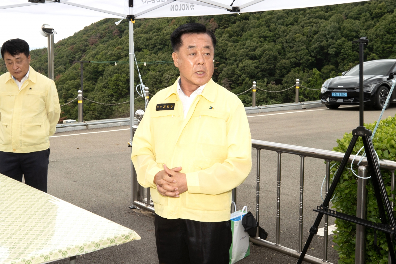 폭염 가뭄 피해지역 현지확인 경주 덕동댐 이미지(20)