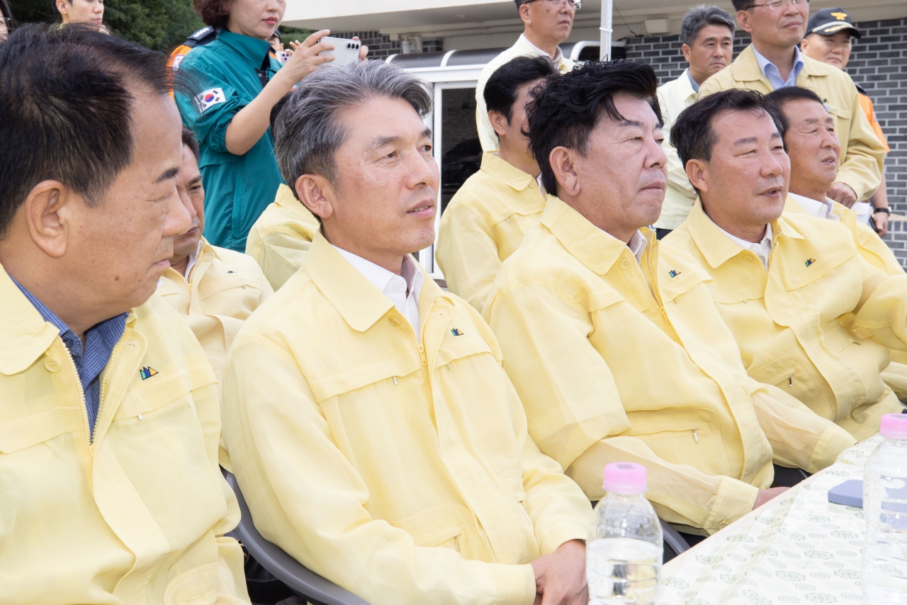 폭염 가뭄 피해지역 현지확인 경주 덕동댐 이미지(14)