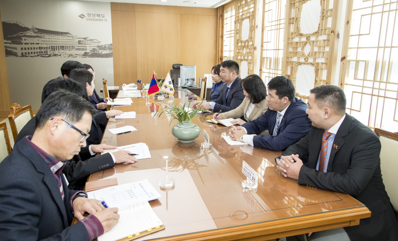 12월 6일 울란바토르시의회 대표단, 경북도의회 친선교류 방문 이미지(8)
