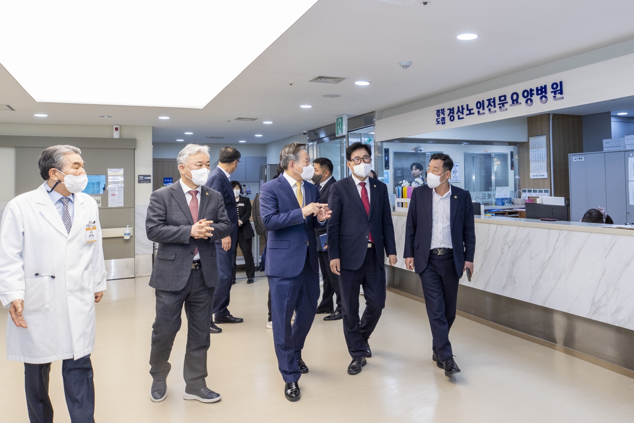 행정보건복지위원회 현지확인(경상북도 노인전문간호센터, 경북도립노인전문병원) 이미지(25)