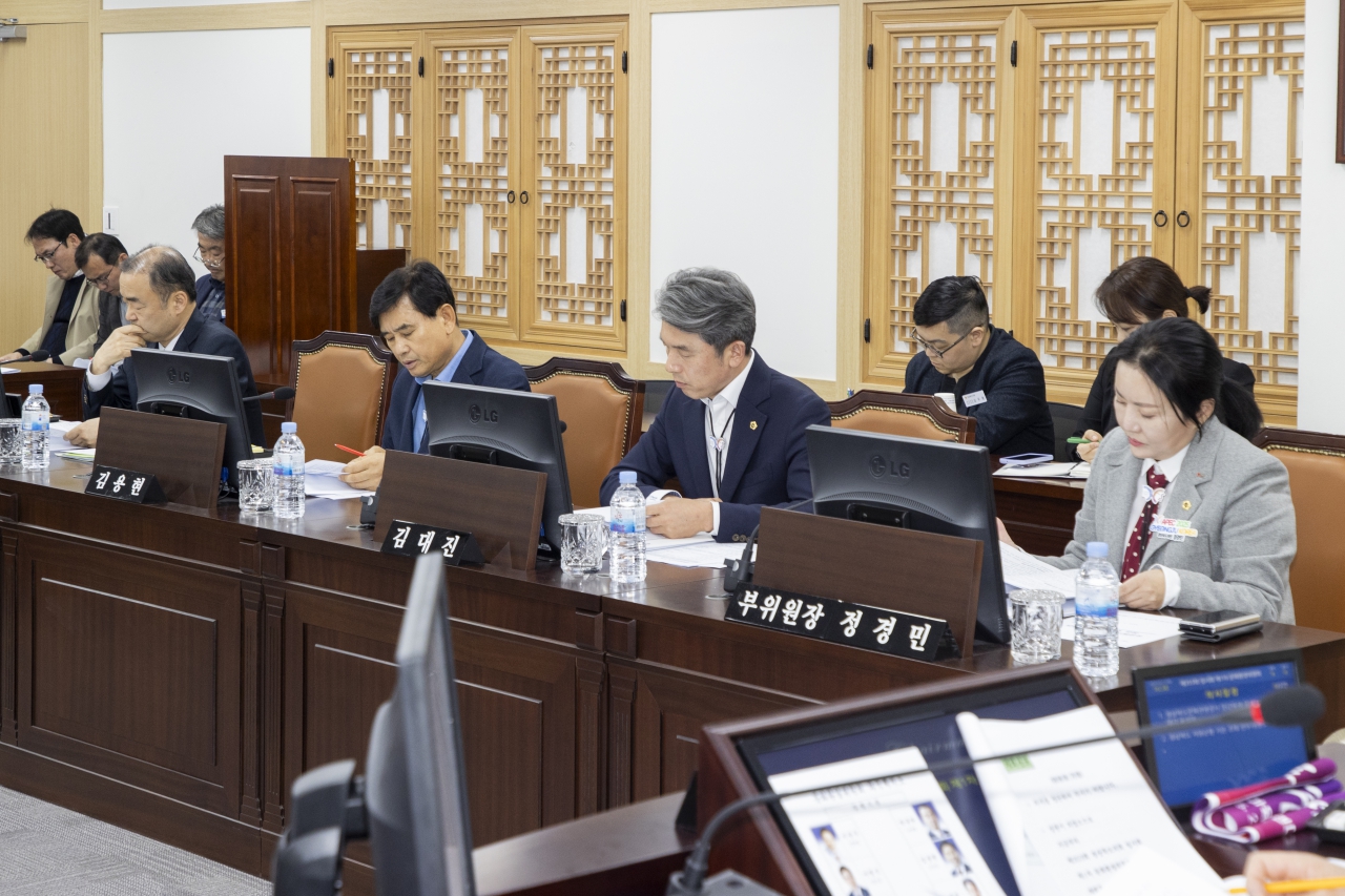 제353회 임시회 문화환경위원회 이미지(9)