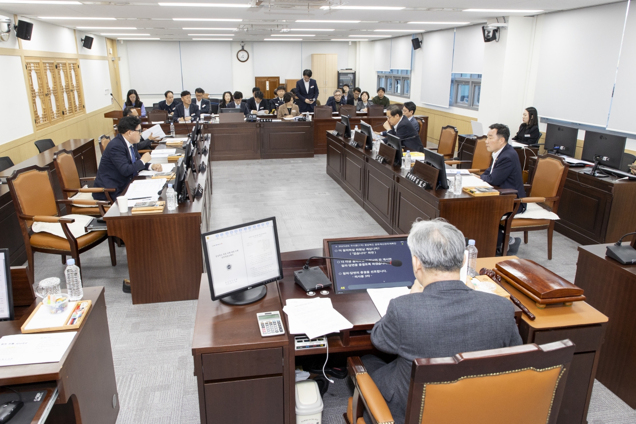 제353회 임시회 행정보건복지위원회  이미지(4)