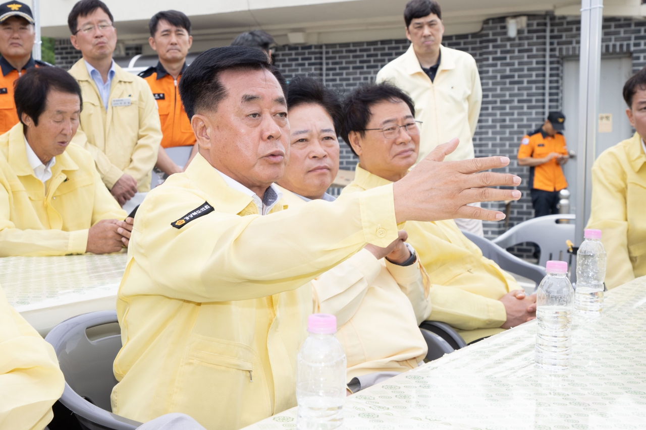 폭염 가뭄 피해지역 현지확인 경주 덕동댐 이미지(7)