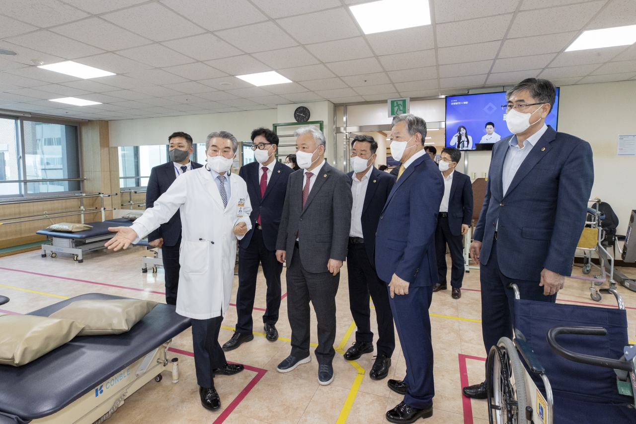 행정보건복지위원회 현지확인(경상북도 노인전문간호센터, 경북도립노인전문병원) 이미지(23)