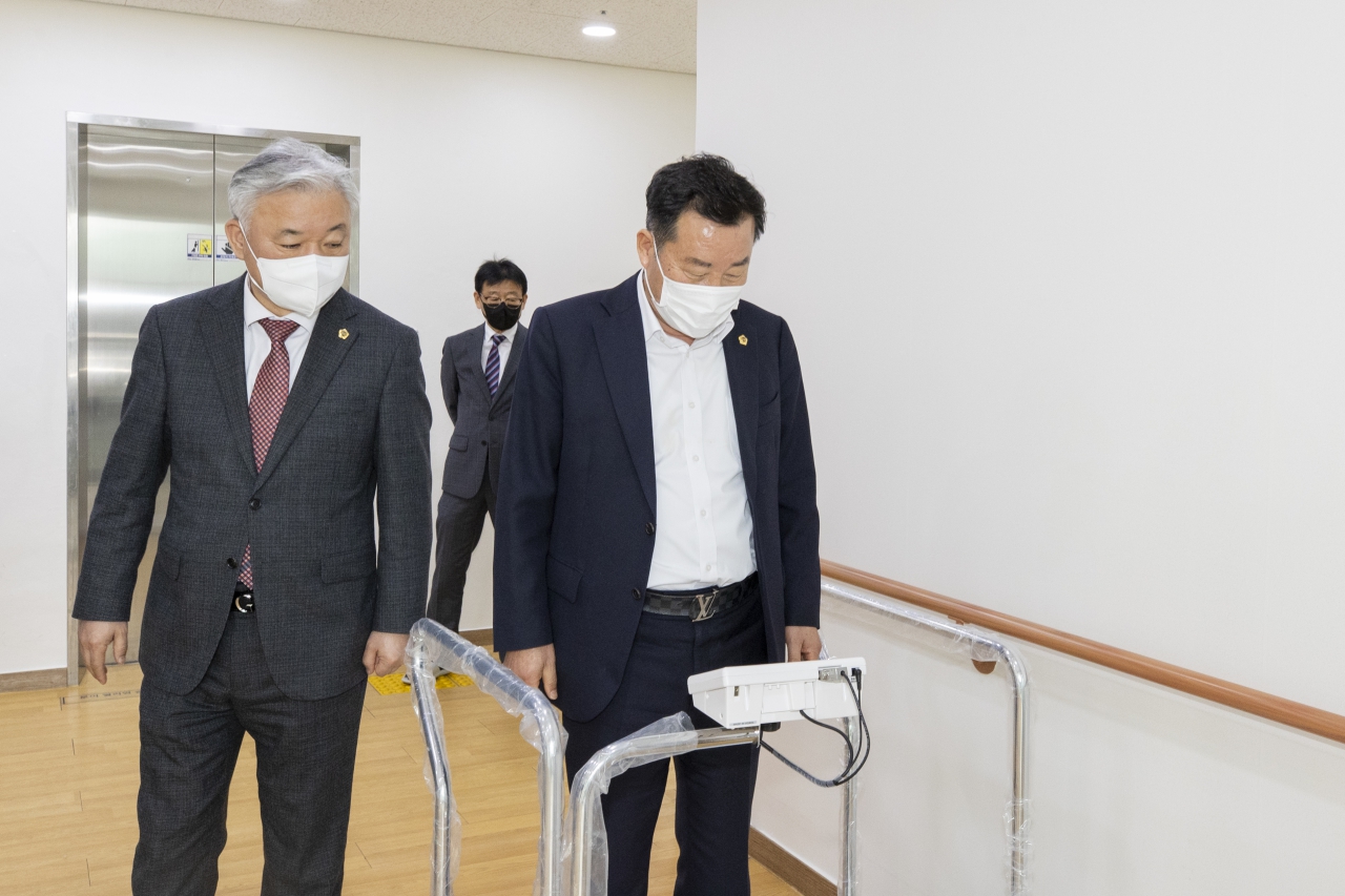 행정보건복지위원회 현지확인(경상북도 노인전문간호센터, 경북도립노인전문병원) 이미지(68)