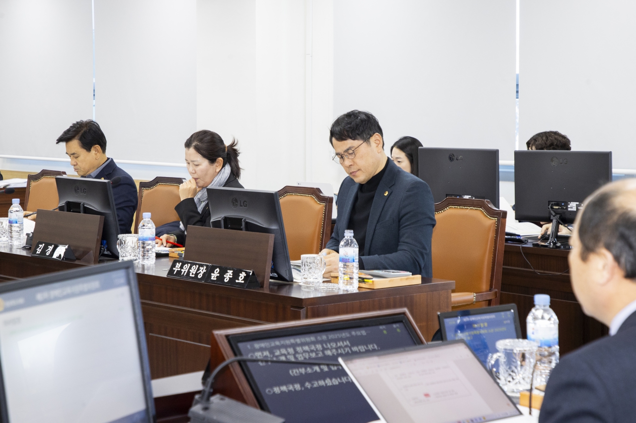 제352회 임시회 장애인교육지원특별위원회 이미지(13)