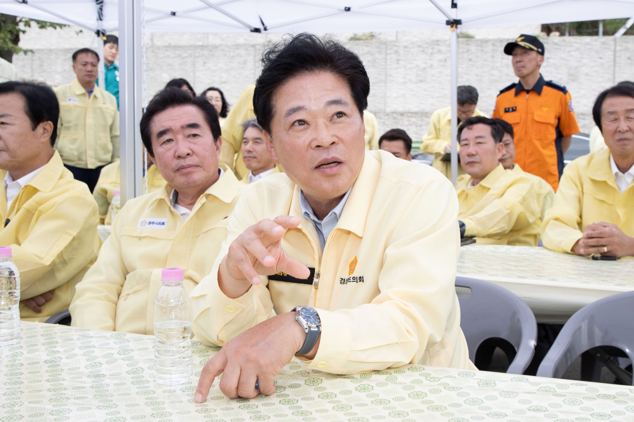 폭염 가뭄 피해지역 현지확인 경주 덕동댐 이미지(8)